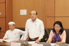 El delegado Truong Thai Hien, de la provincia sureña de Kien Giang, en la sesió parlamentaria (Fuente: VNA)