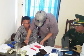 Detienen a un sujeto por transporte ilegal de drogas de Laos a Vietnam 