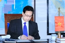 Vietnam se concentrará en la reestructuración de la economía, especialmente en la reforma de instituciones crediticias y la solución de deudas malas, subrayó el primer ministro Nguyen Tan Dung. (Fuente: VNA)