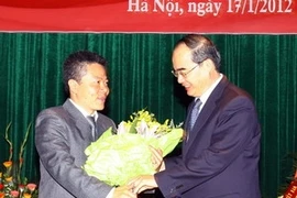El viceprimer ministro Nguyen Thien Nhan y director del Instituto de Estudio Avanzado de Matemáticas de Vietnam (Fuente: VNA)