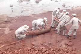 Japón ayuda a Vietnam en desactivación de bombas remanentes de guerra 