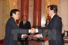 El presidente Truong Tan Sang recibió al embajador portugués, Manuel Barreira de Sousa, (Fuente: VNA)