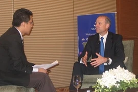 El director ejecutivo del grupo farmacéutico de Francia Sanofi, Chris Viehbacher. (Fuente: Vietnam+)