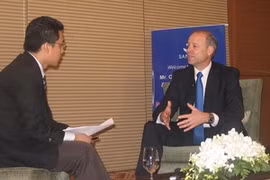 El director ejecutivo del grupo farmacéutico de Francia Sanofi, Chris Viehbacher. (Fuente: Vietnam+)