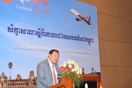 El presidente de Cambodia Angkor Air en la conferencia (Fuente:VNA)
