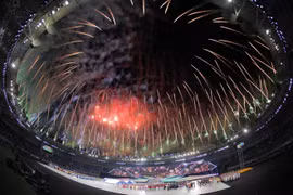 Juegos artificiales y actuaciones musicales inauguraron los XXVII Juegos Deportivos del Sudeste de Asia (SEA Games 27) en Myanmar. (Fuente: VNA)