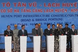 El primer ministro vietnamita, Nguyen Tan Dung, en la inauguración de la construcción de la obra (Fuente :VNA)