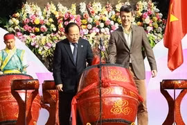 El príncipe heredero dinamarqués, Frederik, y el ministro vietnamita de Cultura, Deportes y Turismo, Hoang Tuan Anh, (Fuente:VNA)