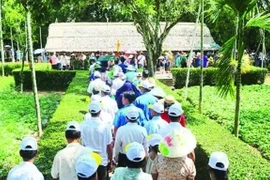 Visitantes en Nghe An (Fuente:VNA)