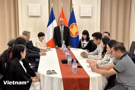 El embajador vietnamita en Francia, Dinh Toan Thang, interviene en el evento. (Fuente: VNA)