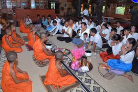 Camboyanos celebran el Festival Pchum Ben. (Fuente: khmertimeskh.com)