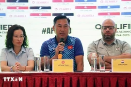 Hua Hien Vinh, entrenador de la selección vietnamita sub-20, interviene en el evento. (Fuente: VNA)