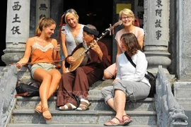 Vietnam se esmera por recibir ocho millones de turistas extranjeros en 2023