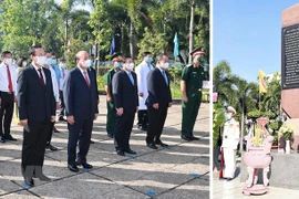 ​Rinden tributo al Presidente Ho Chi Minh y mártires en Ciudad Ho Chi Minh