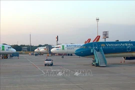 Autoridad de Aviación Civil de Vietnam planea implementar pasaporte de vacunación