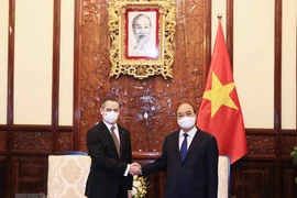 Embajador de Chile impresionado por belleza cultural del Tet tradicional de Vietnam