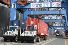 Vietnam logrará superávit comercial de 10 mil millones de dólares en 2022