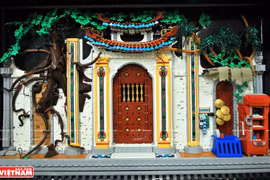 Recrean modelos de pagodas vietnamitas con piezas de Lego