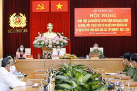Presidente parlamentario de Vietnam participa en conferencia para garantizar seguridad de elecciones