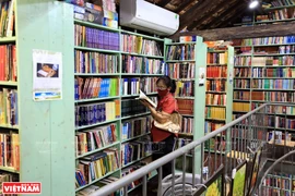 La librería más antigua en la “calle de libros” Dinh Le en Hanoi