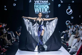 The new black: una colección genial para la moda callejera