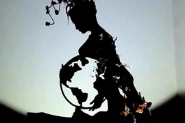(Televisión) Esculturas de silueta del joven vietnamita promueven estilo de vida verde 