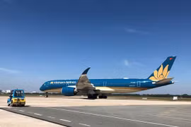Vietnam recibe primer vuelo internacional proveniente de Corea del Sur tras el COVID-19