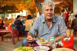 (Video) Anthony Bourdain, amante de gastronomía vietnamita