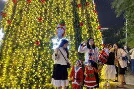 Vietnam disfruta de una navidad cálida