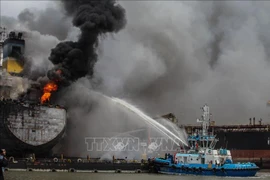 Al menos 22 heridos en incendio de petrolero en Indonesia