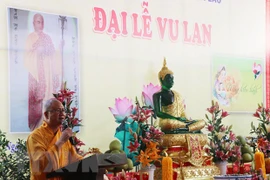 Ceremonia de gratitud filial Vu Lan: Compartir por la comunidad