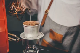 Aprecia revista Forbes cultura de café de Vietnam