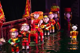 Preservan el arte tradicional de marionetas acuáticas 