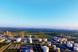 Invertirán más de 1,2 mil millones de USD para ampliar la refinería Dung Quat