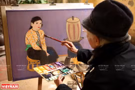 Nguyen Thu, creador dedicado a la pintura sobre seda