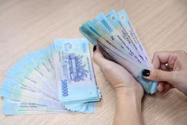 Proponen mantener el salario mínimo regional para trabajadores vietnamitas en 2021