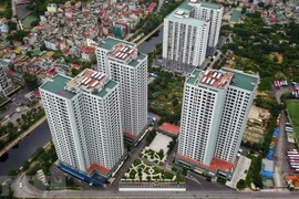 Hanoi requisa 10 edificios de reasentamiento como lugares de aislamiento y hospitales contra el COVID-19