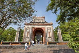 Tumba del Rey Tu Duc con belleza única