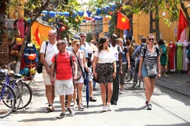 Prevén aumento de cifra de extranjeros a Vietnam tras extensión de visa electrónica 