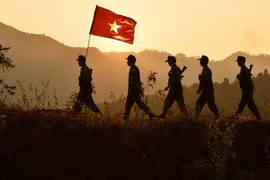 Soldados vietnamitas resguardan zonas fronterizas de la Patria