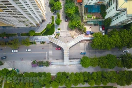 Puente elevado con forma de letra Y, el más hermoso en Hanoi 