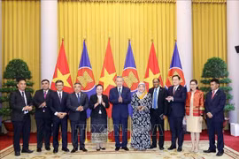Presidente de Vietnam recibe a embajadores de ASEAN y Timor Leste. (Fuente:VNA)