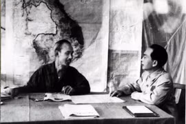El Presidente Ho Chi Minh y el general Vo Nguyen Giap. (Fuente:VNA)