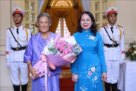 La vicepresidenta Vo Thi Anh Xuan recibió a la princesa tailandesa Maha Chakri Sirindhorn. (Fuente:VNA)