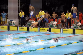 Una de las competencias en natación en los XIII Juegos Escolares de la Asociación de Naciones del Sudeste Asiático. (Fuente:VNA)