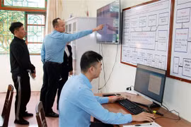 Guardia fronteriza de Nam Dinh trabaja para impedir pesca ilegal. (Fuente:VNA)