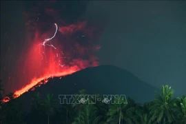 Indonesia eleva la alerta de volcán al nivel más alto. (Fuente: AFP/VNA)