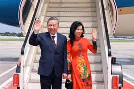 El secretario del Partido Comunista y presidente de Vietnam, To Lam, y su esposa partieron del Aeropuerto Internacional José Martí, concluyendo con éxito su visita de Estado a Cuba. (Fuente:VNA)