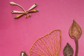 [Fotos] Productos artesanos únicos hechos de alambre de cobre