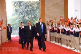 [Fotos] El primer ministro vietnamita, Nguyen Xuan Phuc, se reúne con el presidente norteamericano, Donald Trump